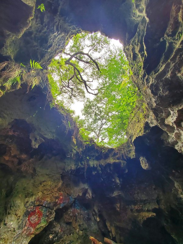 Quels sont les conseils pour explorer les grottes cachées de Majorque?